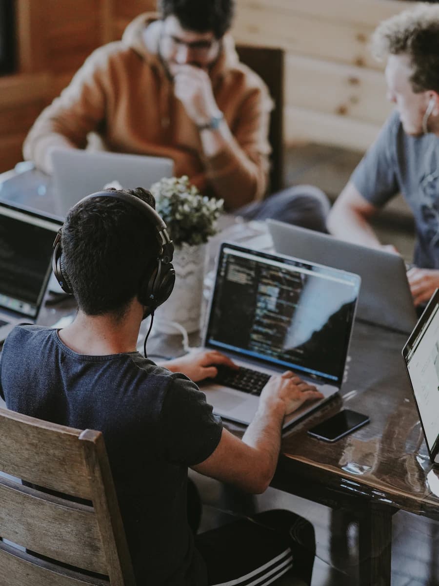 LSCT - Browse commerce and technology programmes