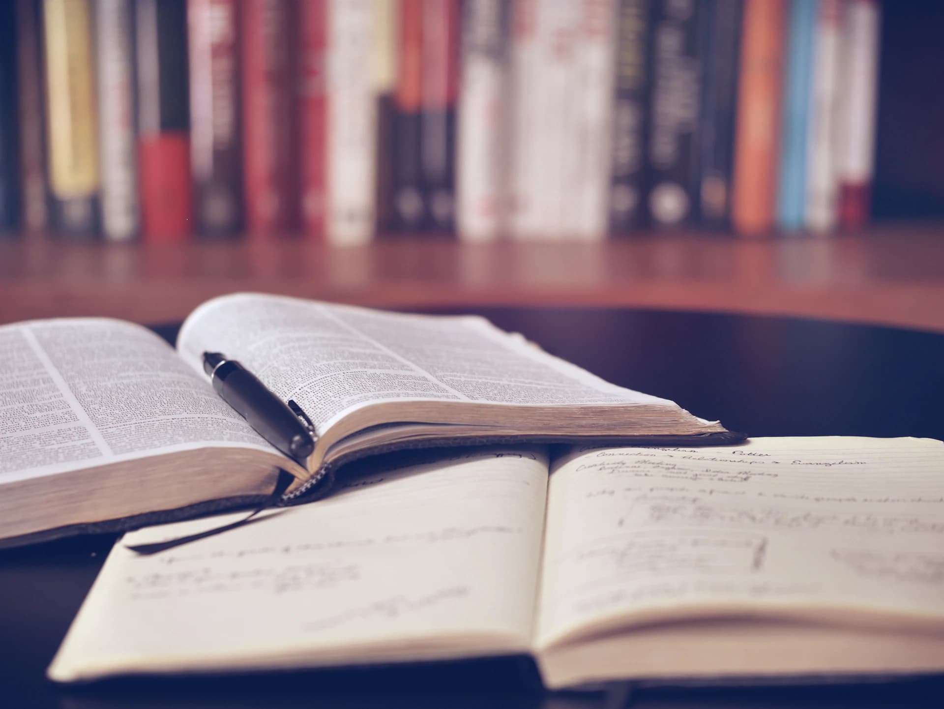 Research project: Reading the Network: Hypertext Literature & New Form - LSJHML Faculty