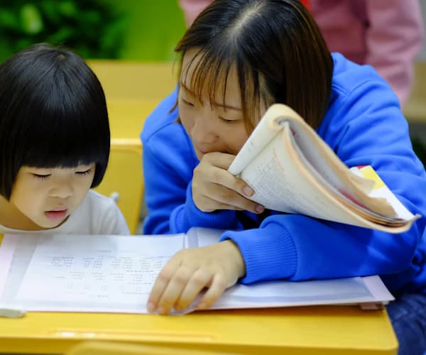 LOSL students choosing their study route