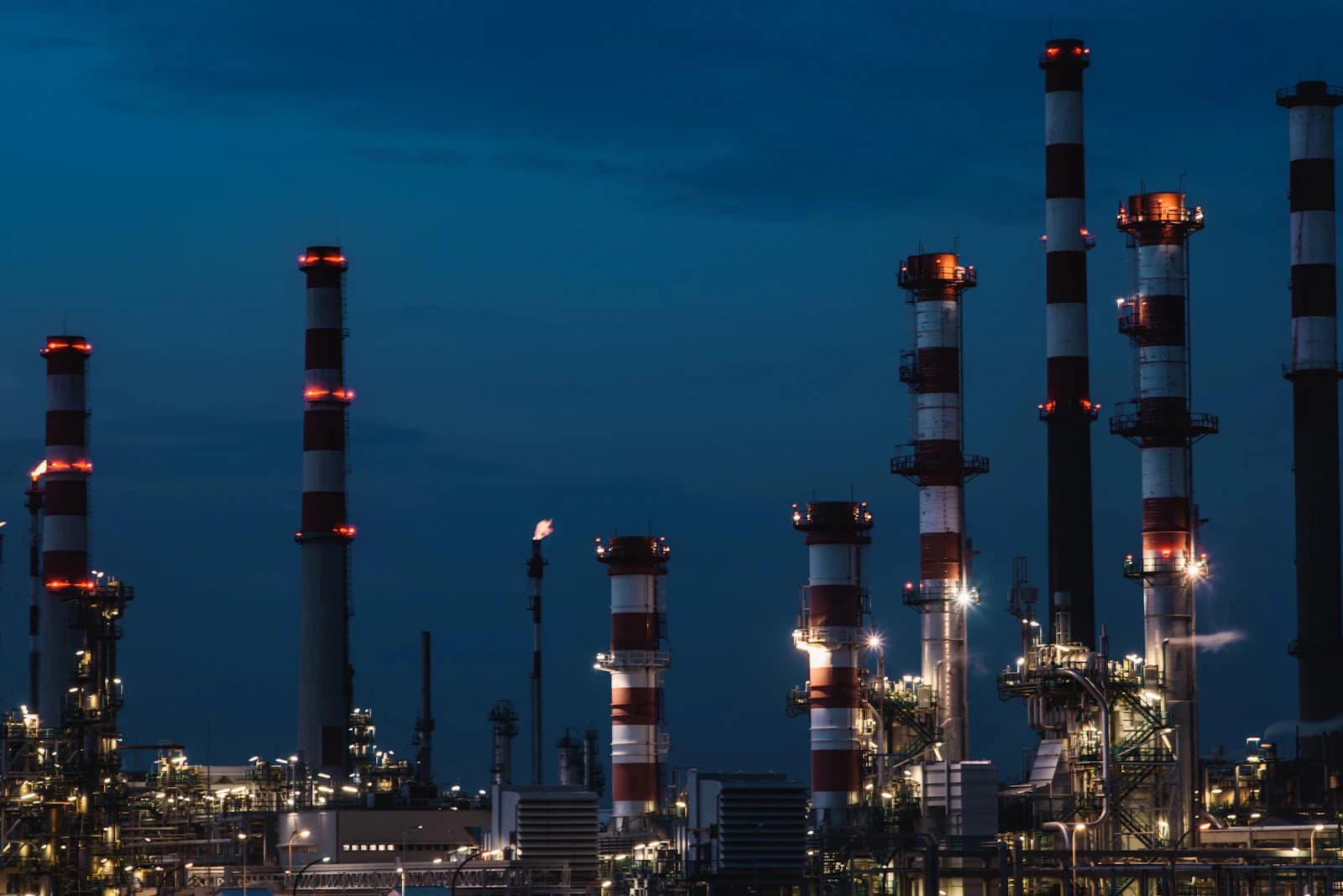 UK Higher Diploma in Energy Financial Leadership - UK Higher Diploma at London School of Petroleum and Energy