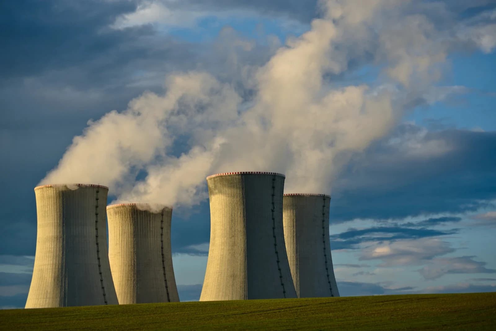 UK Higher Diploma in Energy Industry Leadership - UK Higher Diploma at London School of Petroleum and Energy